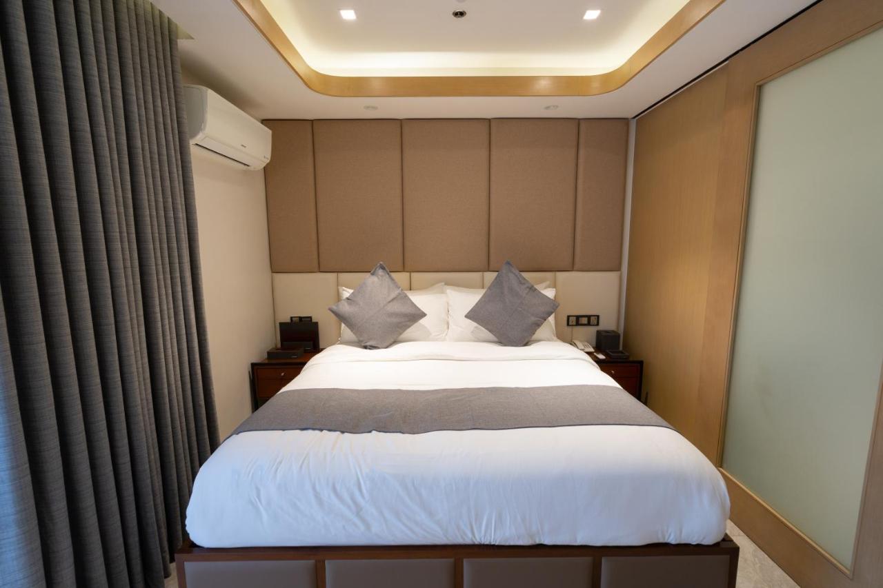 One Euphoria Luxe Hotel Angeles Eksteriør bilde